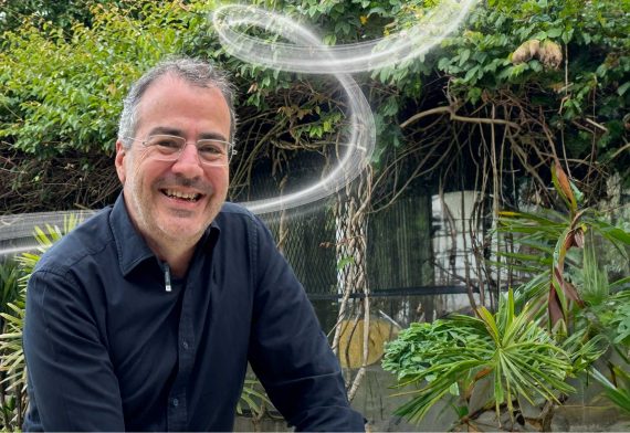 imagen de Gabriel Melguizo. presidente (e) de ISA. De fondo tiene paisaje y una línea de luz