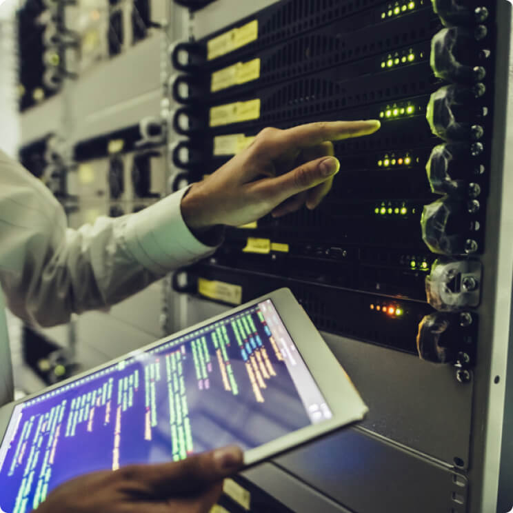 Contamos con tecnología que garantiza la continuidad de tu negocio, manteniendo tu información siempre protegida y disponible.
